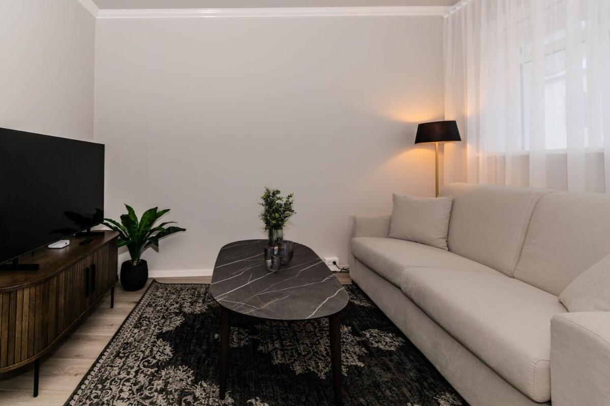 Framnesvegur - Two Bedroom Central Apartment Reykjavík Esterno foto