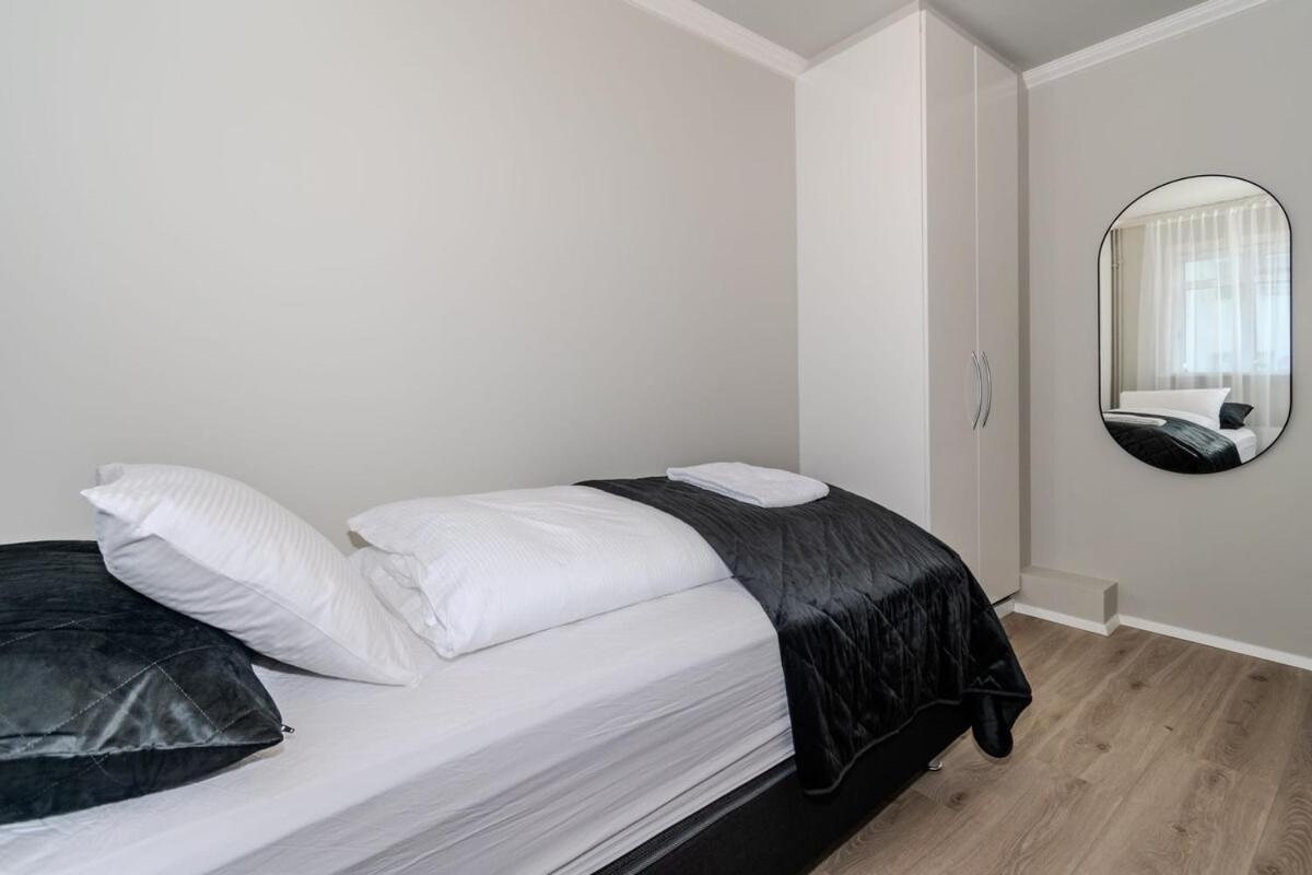 Framnesvegur - Two Bedroom Central Apartment Reykjavík Esterno foto