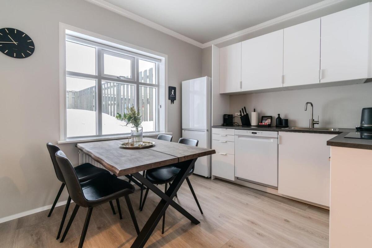 Framnesvegur - Two Bedroom Central Apartment Reykjavík Esterno foto